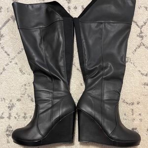 Wedge boots